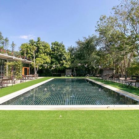 Oyo 75374 Baan Rak Mai Hotel Kancsanaburi Kültér fotó