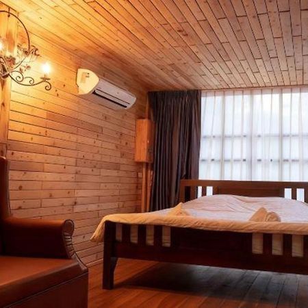 Oyo 75374 Baan Rak Mai Hotel Kancsanaburi Kültér fotó