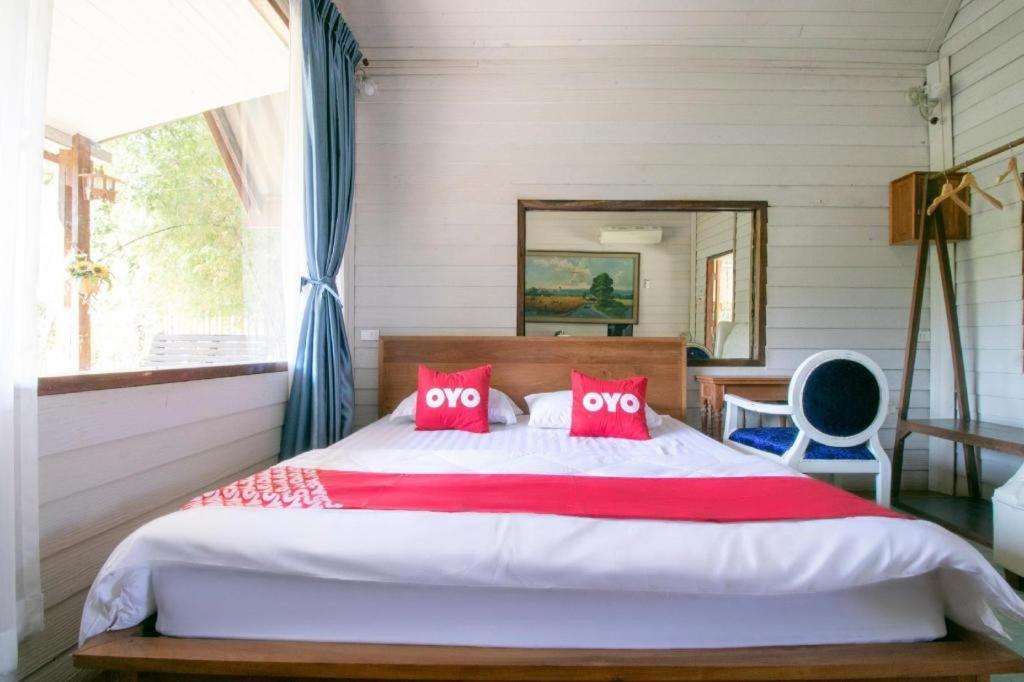 Oyo 75374 Baan Rak Mai Hotel Kancsanaburi Kültér fotó