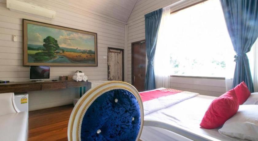 Oyo 75374 Baan Rak Mai Hotel Kancsanaburi Kültér fotó