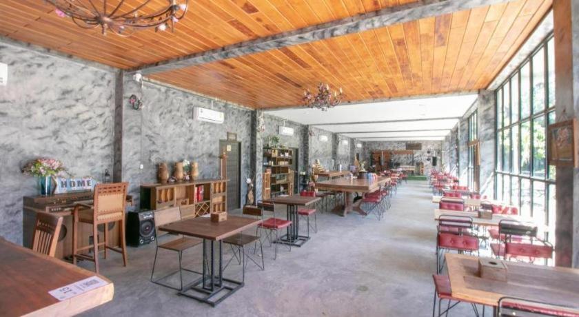 Oyo 75374 Baan Rak Mai Hotel Kancsanaburi Kültér fotó
