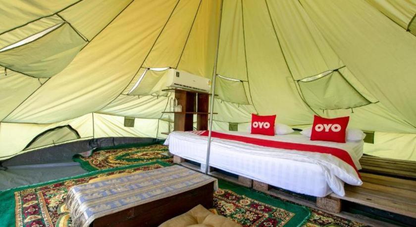 Oyo 75374 Baan Rak Mai Hotel Kancsanaburi Kültér fotó
