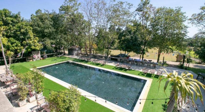 Oyo 75374 Baan Rak Mai Hotel Kancsanaburi Kültér fotó