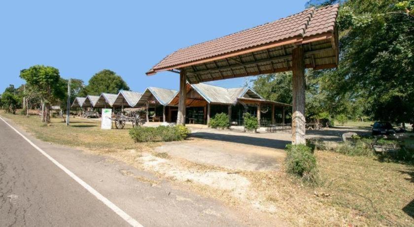 Oyo 75374 Baan Rak Mai Hotel Kancsanaburi Kültér fotó