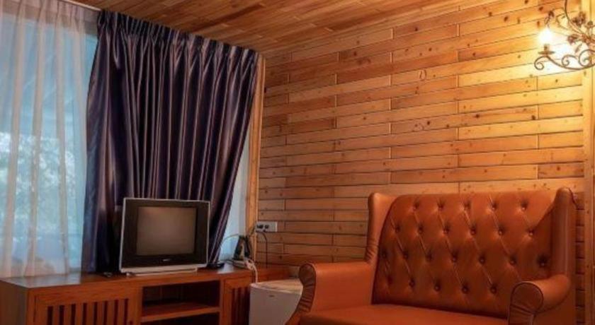 Oyo 75374 Baan Rak Mai Hotel Kancsanaburi Kültér fotó