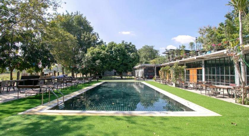 Oyo 75374 Baan Rak Mai Hotel Kancsanaburi Kültér fotó