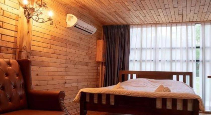 Oyo 75374 Baan Rak Mai Hotel Kancsanaburi Kültér fotó