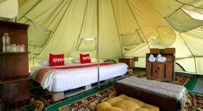 Oyo 75374 Baan Rak Mai Hotel Kancsanaburi Kültér fotó