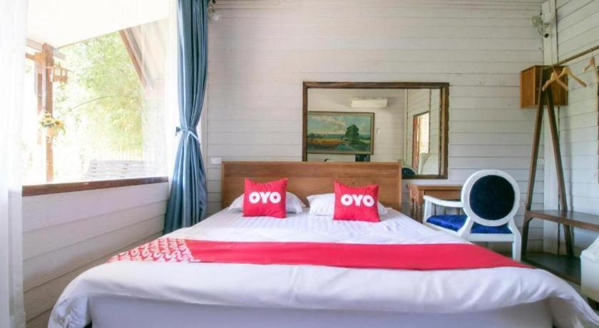 Oyo 75374 Baan Rak Mai Hotel Kancsanaburi Kültér fotó