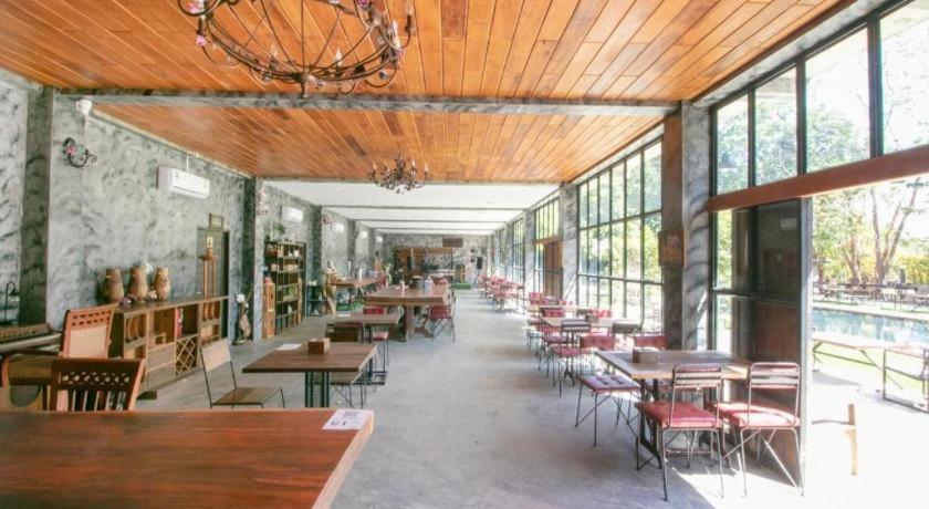 Oyo 75374 Baan Rak Mai Hotel Kancsanaburi Kültér fotó