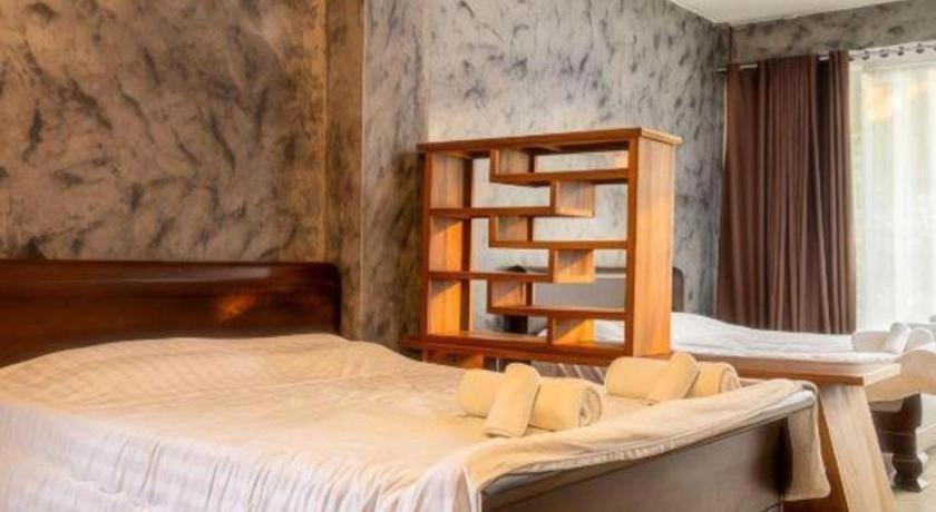 Oyo 75374 Baan Rak Mai Hotel Kancsanaburi Kültér fotó